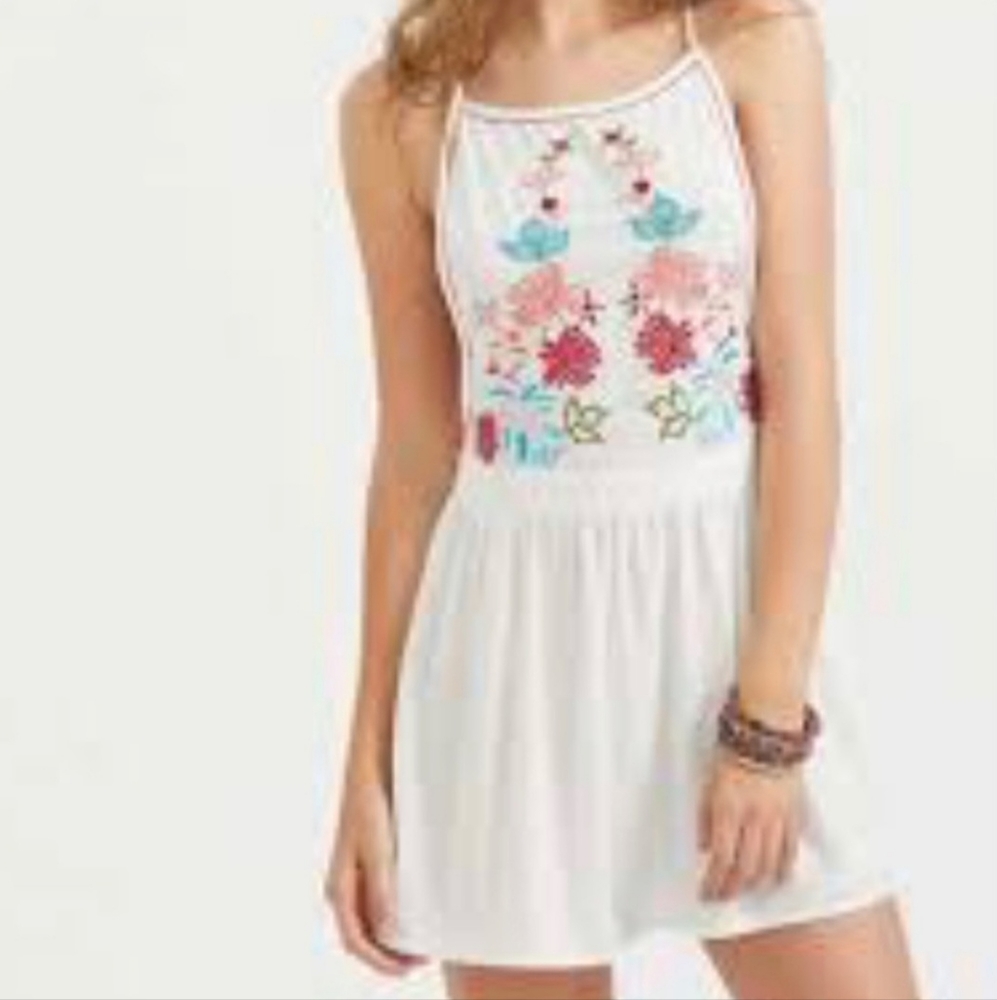 American Threads Embroidered Cami Racer Back White Dress Size M